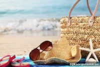 Will an Employee Lose Their Job if They Go on Vacation While on Sick Leave?