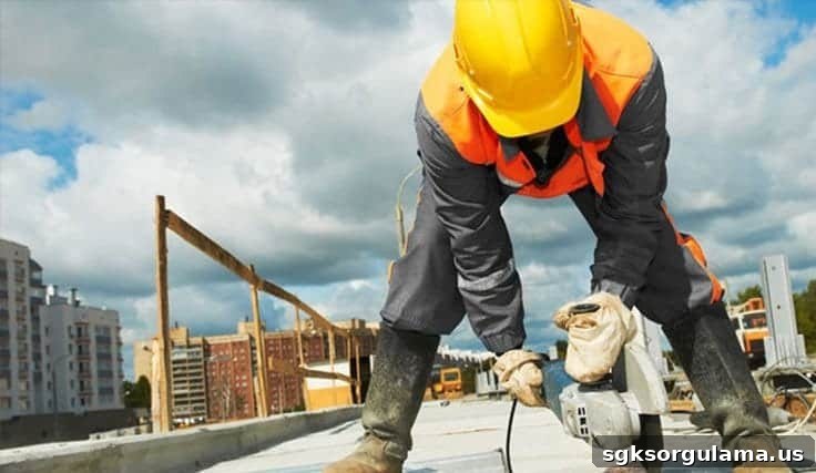 Minister Announces Permanent Positions for 90,000 Subcontracted, Temporary, Municipal Company and TYP Workers 3 img 41858 2